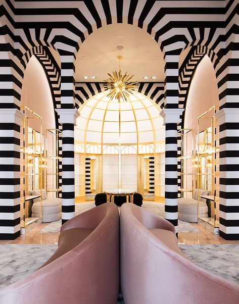 ryan-korban-aquazzura-flagship-new-york-designboom-02 Latest Sofa Designs, Interior Design Books, Vogue Living, Design Apartment, Beautiful Sofas, Style Deco, Design Hotel, Salou, Black And White Stripes