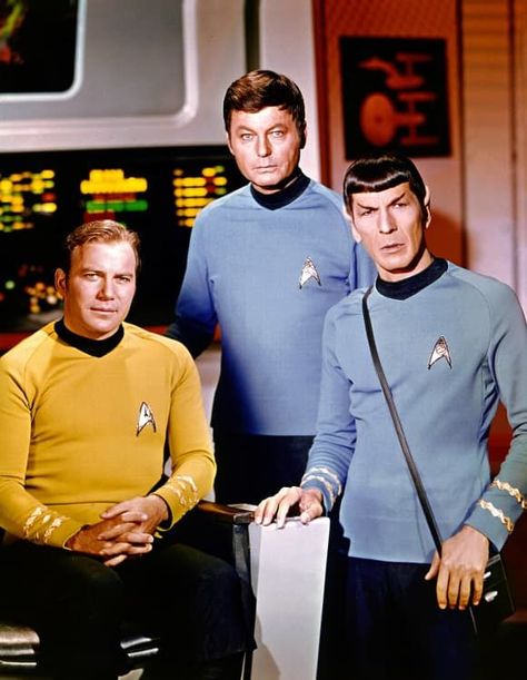 Star Trek Crew, Star Trek Uniforms, Star Trek Wallpaper, Star Trek Cast, Star Trek 1966, Star Trek 1, Star Trek Captains, Star Trek Beyond, Star Trek Original Series