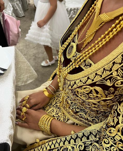 @bernanebija on IG Albanian Dress, Albanian Wedding, Albanian Clothing, Childhood Aesthetic, Albanian Culture, Blonde Hair Makeup, Henna Night, Classy Couple, Snap Friends