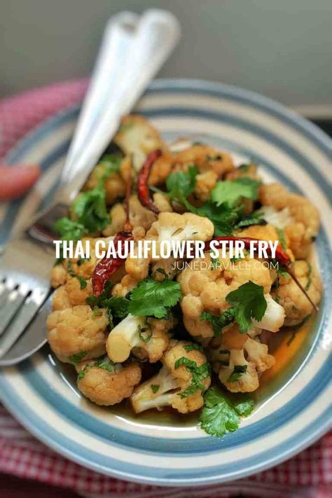 Thai Cauliflower Stir Fry Recipe-add eggs and crabmeat!| Simple. Tasty. Good. Thai Cauliflower, Easy Thai Recipes, Cauliflower Stir Fry, Valentines Food Dinner, Crunchy Vegetables, Easy Vegetable Side Dishes, Fried Beans, Healthy Vegetarian Dinner, Healthy Side Dish