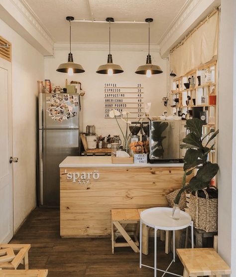 Cafe Counter Ideas Small Spaces, Small Coffee Shop Interior Design Cozy, Cafe Interior Design 2023, Simple Cafe Design Small Spaces, Simple Coffee Shop Ideas, Home Cafe Ideas Small Spaces, Coffee Shop Small Spaces Design, Cafe Ideas Design Small Spaces, Small Ramen Shop Design