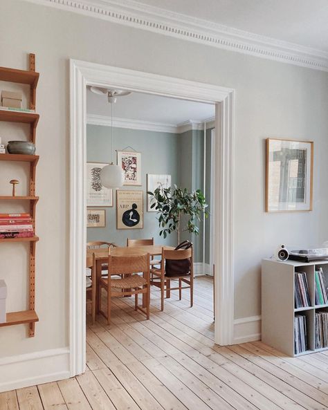 Danish Apartment, Vintage Scandinavian Furniture, Copenhagen Apartment, Danish House, Danish Interior Design, Danish Interior, Scandi Interiors, Scandi Home, Interiors Dream