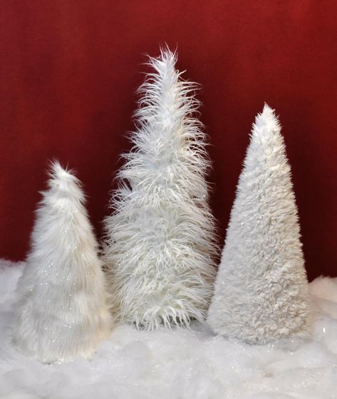 Faux Fur Tabletop Christmas Trees: learn how to sew cone bases for your trees and make faux fur coverings to match!  #Christmas #Christmassewing #TabletopTrees Fur Christmas Tree, Tabletop Christmas Trees, Diy Tree Topper, Fur Tree, Christmas Cones, Cone Trees, Cone Christmas Trees, Tabletop Christmas Tree, Christmas Tree Crafts