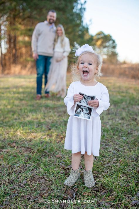 Family Gender Announcement Pictures, Family Of 4 Announcement, 2nd Baby Photo Shoot Ideas, Maternity Announcement Pictures With Siblings, Soon To Be Family Of 4 Announcement, Family Maternity Announcement Pictures, 2nd Baby Announcement With Toddler Fall, Pregnancy Announcement Photos 3rd Child, Fall Pregnancy Announcement Baby #2 Photoshoot Idea