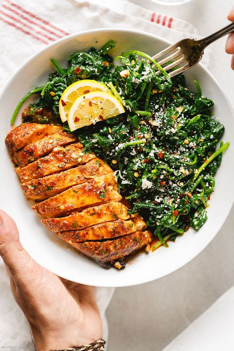 Asado Chicken with Lemon Garlic Spinach - #chicken #asado #recipe #eatwell101 - This chicken Asado recipe with spinach is perfect for lunch, dinner, or even for meal prep. You'll love the flavors! - #recipe by #eatwell101 Chicken Breast Healthy, Chicken Asado Recipe, Chicken Asado, Asado Chicken, Asado Recipe, Recipe With Spinach, Garlic Spinach, Healthy Chicken Breast, Sauteed Spinach