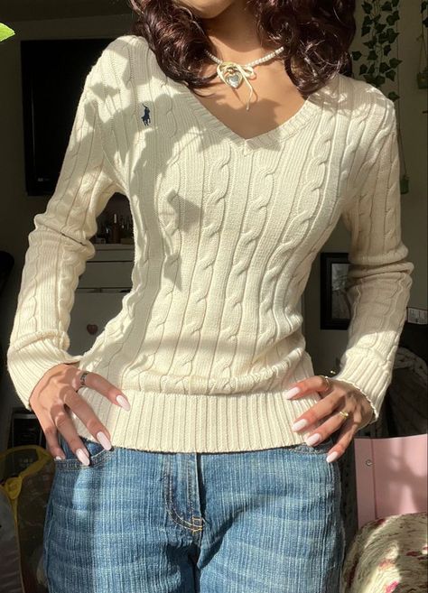 Elegant Modern Style, Pear Necklace Outfit, Fancy Ish Outfits, Simple Elegant Outfits Casual, Effortless Chic Aesthetic, Collar Outfits For Women, Warmcore Outfits, New Preppy Outfits, Clothes For Brunettes