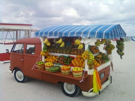 Viandero!!!!    fruit truck Fruit Truck, Fruit And Veg Shop, Mobile Food Cart, Vegetable Stand, Vegetable Shop, Mobile Food Trucks, Grocery Store Design, Food Truck Business, Food Cart Design