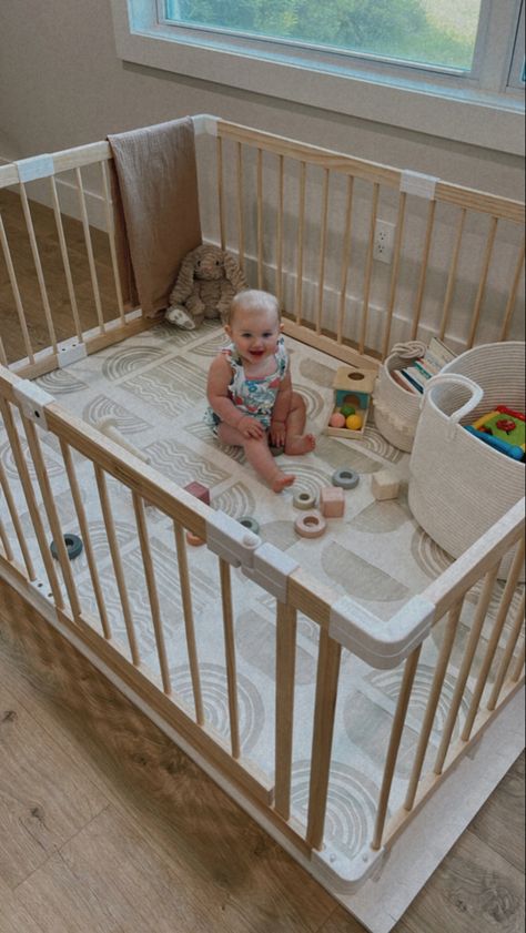 Toddler Playpen, Kids Playpen, Playpen Baby, Baby Play Areas, Montessori Nursery, Living Room Playroom, Baby Corner, Baby Playroom, Baby Room Organization