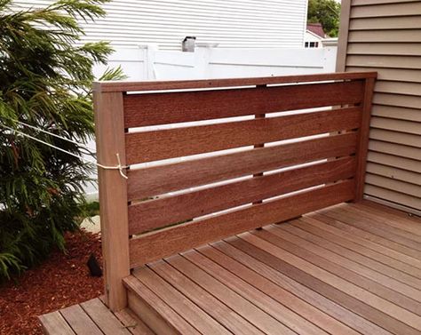 Unique Deck Railing, Unique Deck Railing Ideas, Horizontal Deck Railing, Cottage Deck, Deck Railing Diy, Deck Handrail, Porch Railing Designs, Wood Deck Railing, Metal Deck Railing