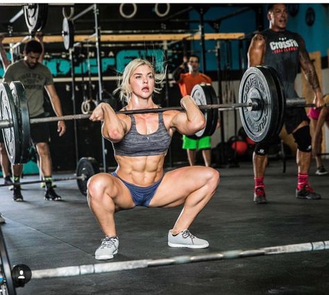 Fitness Photography Gym Shoot Brooke Ence, Female Crossfit Athletes, Crossfit Body, Crossfit Women, Crossfit Girls, Crossfit Gym, Workout Music, Crossfit Athletes, Crossfit Workouts