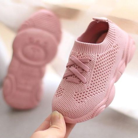 2024 Baby Sneakers Guide: Cute Aesthetic Nike-Inspired Collection Baby Mode, Toddler Girl Shoes, Baby Sneakers, Girls Sneakers, Casual Flats, Flat Sneakers, Kids Sneakers