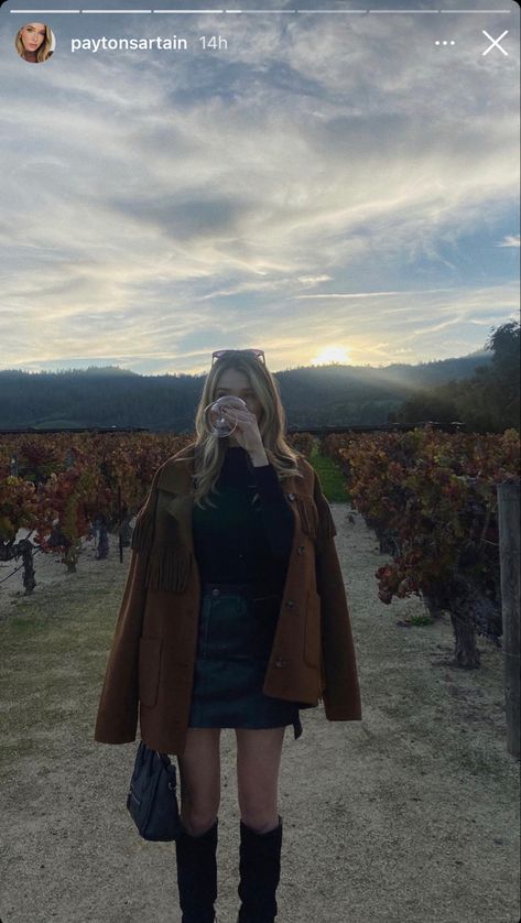 Wine Vineyard Outfit Fall, Vineyard Outfits Fall, Country Outfits Fall, Country Aesthetic Outfit, Wine Country Outfit, Wine Tour Outfit, Napa Outfit, Winery Outfit Summer, Payton Sartain