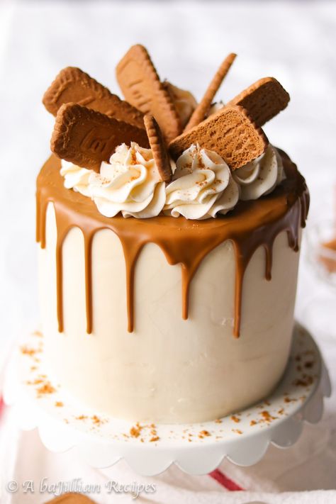 Biscoff Cake - A baJillian Recipes Lotus Cake, Biscoff Cake, Plain Cookies, Biscoff Cookie Butter, Gourmet Cakes, Dessert Smoothie, Biscoff Cookies, Elegant Birthday Cakes, Tall Cakes