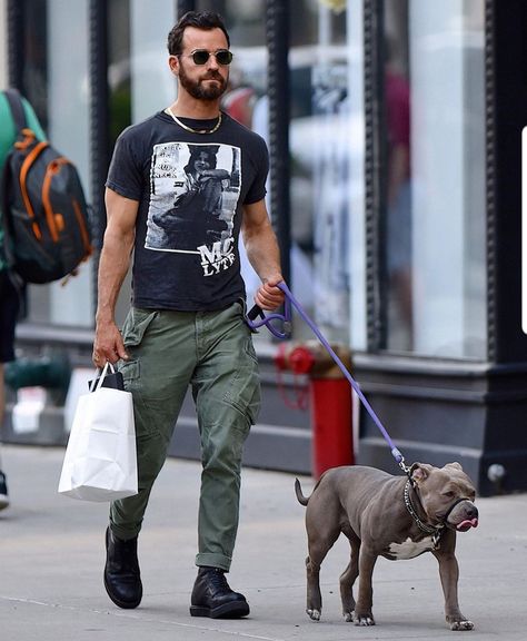 Military Boots Outfit, Best Dressed Men, Walking Style, Socal Style, Beard Boy, Boots Outfit Men, Justin Theroux, Mens Casual Outfits Summer, Best Dressed Man