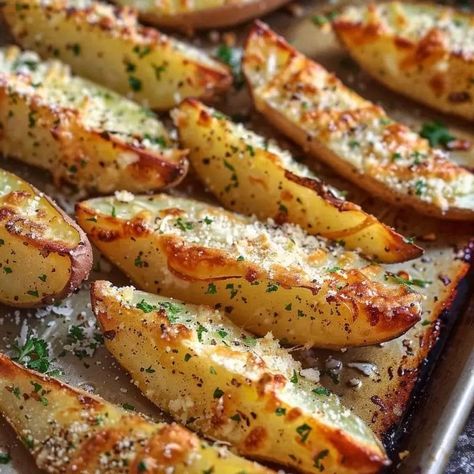 Baked Garlic Parmesan Potato Wedges, Barbeque Side Dishes, Potatoe Wedges, Garlic Parmesan Potato Wedges, Potatoes Wedges, Best Dinners, Tender Recipes, Seasoned Potato Wedges, Vegetable Ideas