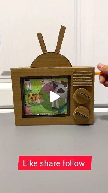 Craft For Competition, Creative Crafts With Cardboard, Cardboard Tv Diy, Tv Craft For Kids, Cardboard Crafts Ideas, Cardboard Inventions, Handicraft Ideas Creative, 3d Project Ideas, Cardboard Diy Ideas