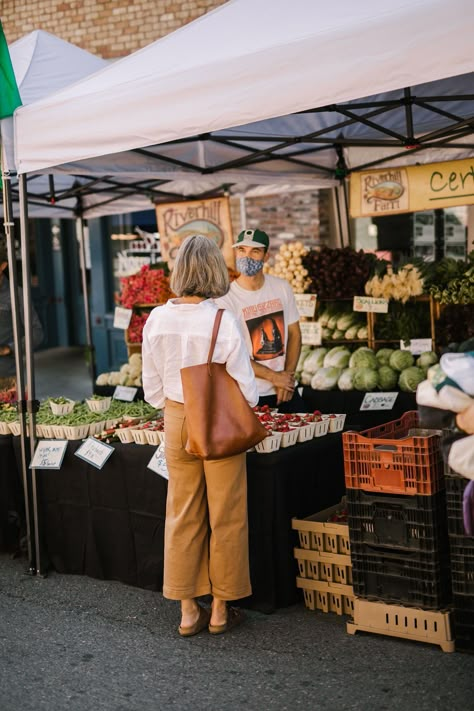 Nevada City Farmers Market, downtown Nevada City, support local farmers, vegetables, fruit, vendors and more! Photo by Roseann Bath Photography Farmers Markets Aesthetic, Small Town Farmers Market, Farmers Market Editorial, Food Market Photography, Farmers Market Vegetables, Spring Farmers Market Aesthetic, Farmers Market Photography, Farmers Market Photos, Farmers Market Photoshoot