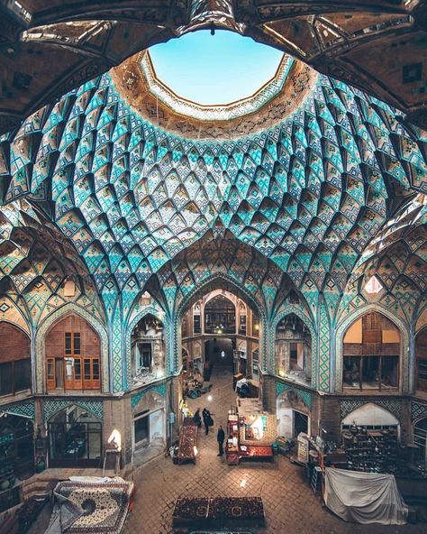 Persian Rose 🇺🇸🇮🇷🏳️ on Twitter: "Adding to this long thread Colors of #Persia… " Kashan Iran, Iranian Architecture, Persian Architecture, Iran Travel, Parametric Architecture, Living Modern, Destination Voyage, Ancient Architecture, Light Architecture