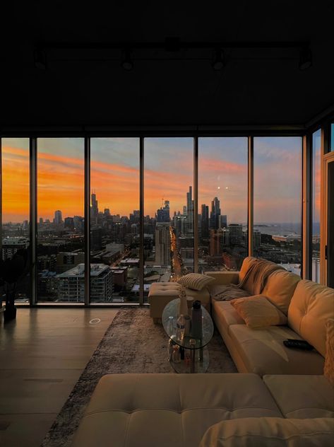 Penthouse Apartment Aesthetic, City Apartment Aesthetic, Nyc Apartment Aesthetic, Apartamento New York, Penthouse Aesthetic, Appartement New York, City View Apartment, Nyc Penthouse, New York Penthouse