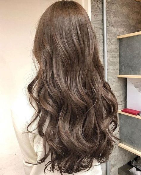 Trendy Brown Hair Color, Hair Colors Brown, Trendy Brown Hair, Ashy Brown Hair, Coffee Brown Hair, Brown Hair With Caramel Highlights, Brown Hair Color Ideas, Brown Hair Shades, Korean Hair Color