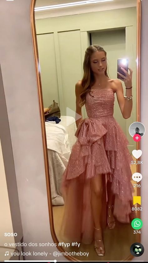 Hi Friends Some Surprise able Thing is waiting for you. 15th Birthday Outfit Ideas, 15th Birthday Dresses, Stunning Prom Dresses, Prom Dress Inspiration, Cute Prom Dresses, Pretty Prom Dresses, Grad Dresses, Prom Outfits, Glam Dresses