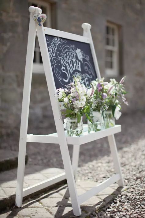 25 Ikea Hacks That Will Save You So Much Money On Your Wedding Ikea Mala, Ikea Wedding, Hacks Ikea, Ikea Hack Ideas, Chalkboard Wedding, Ikea Diy, Ikea Hacks, Uk Wedding, Ikea Hack