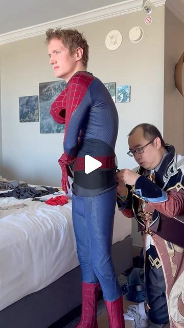 Kirakaiya on Instagram: "Putting on The Amazing Spider-Man 2 Replica Suit  The whole process took about 25 minutes, mostly due to how much of a pain the waist zipper is 😫 but it looks so good when it’s done! Shout out to my friend @rynechua for helping me out!  Suit by @lds_3d @the_amazing_spider_lab   Under suit by @therpc.studio   #spidermancosplay #spidermancostume #tasm2 #cosplay #spiderman #marvel #avengers #ironman #marvelcomics #infinitywar #captainamerica #comics #thor #avengersinfinitywar #blackcat #tomholland #mcu #peterparker #cosplay #thanos #tasm #spidermanhomecoming #spidey #tasm1 #venom #deadpool #stanlee #superhero #comicbooks #spidermanps4" Spiderman Suit Template, Marvel Cosplay Men, Amazing Spiderman 2 Suit, Spiderman Homecoming Suit, Spider Man X Deadpool, New Spiderman Suit, Spiderman Wedding, Iron Spider Costume, Spider Man And Deadpool