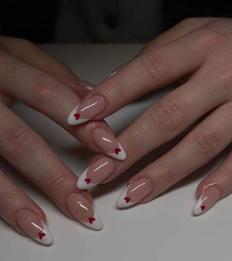 French Tip Nail Designs, Nagel Tips, French Nail Designs, Almond Nails Designs, Red Nail, Xmas Nails, Heart Nails, French Tip Nails, Valentine's Day Nails