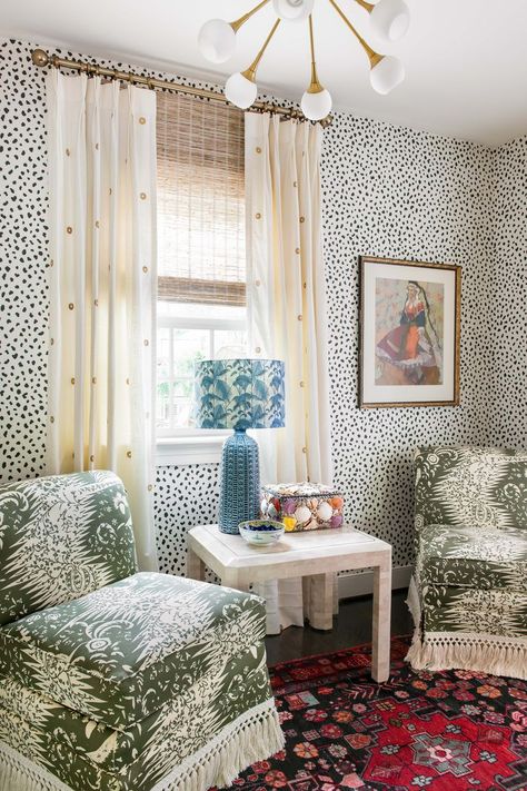 Isabel Ladd's Maximalist Home in Lexington, Kentucky, Has Tons of DIY Ideas Family Room Couch, Family Room Layout, Family Room Inspiration, Maximalist Home, Eclectic Bathroom, Family Room Decorating, Living Room Green, Family Room Design, Livingroom Layout