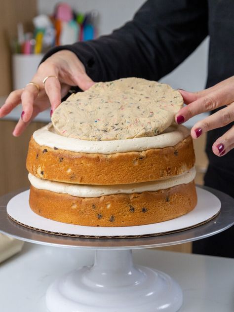 Cookie Dough Cake Filling Cake With Cookie Dough Layer, Cookie Cake Layer Cake, Funfetti Cookie Dough Cake, Edible Cookie Dough Filling, Cake Fudge Filling, Peanut Butter Cookie Dough Cake, Cookie Dough Layer Cake, Confetti Cake Filling Ideas, Birthday Cake With Filling