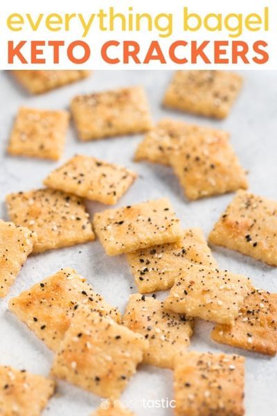 Keto Everything Bagel Crackers are SO tasty, I have a recipe for homemade everything Bagel Seasoning so no need to miss out if you can't find it in store. These almond flour fathead dough crackers are quick and easy to make, perfect low carb chips to serv Everything Bagel Crackers, Low Carb Cheese Crackers Recipe, Keto Everything Bagel, Cheese Crackers Recipe, Keto Everything, Keto Crackers Recipe, Cheese Cracker Recipe, Galletas Keto, Keto Crackers