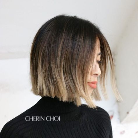 Lob Style with Balayage Ombre Ombré Short Bob, Dark Ombre Bob, Balayage Bob Straight, Dark Balayage Short Hair, Ombre Bob Brunette, Brown Lob With Highlights, Money Piece Balayage Short Hair, Ombre Hair Medium, Bayalage Bob