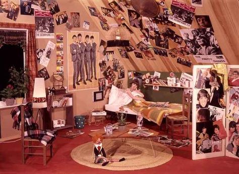 Behold what a cool teenage girl's bedroom looked like it 1965, savor it, take in all of its groovy elements: Cool Beds For Teens, 1960s Bedroom, Beatles Fans, Teen Girl Bedroom, Girl Bedroom Designs, Teenage Bedroom, Awesome Bedrooms