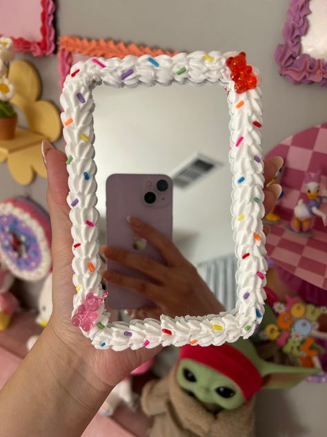 White standing mirror with gummy bears and colorful sprinkles size is 6x4 inches White Standing Mirror, Diy Mirror Frame Ideas, Faux Cake, Photo Signature, Diy Miniatures, Mirror Frame Diy, Cake White, Products Photography, Jewelry Box Diy