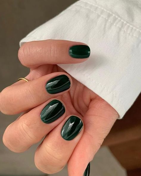 Nail Art Vert, Dark Green Nails, Impress Nails, Green Nail Designs, Green Nail Polish, Green Nail, Stick On Nails, Minimalist Nails, Classy Nails