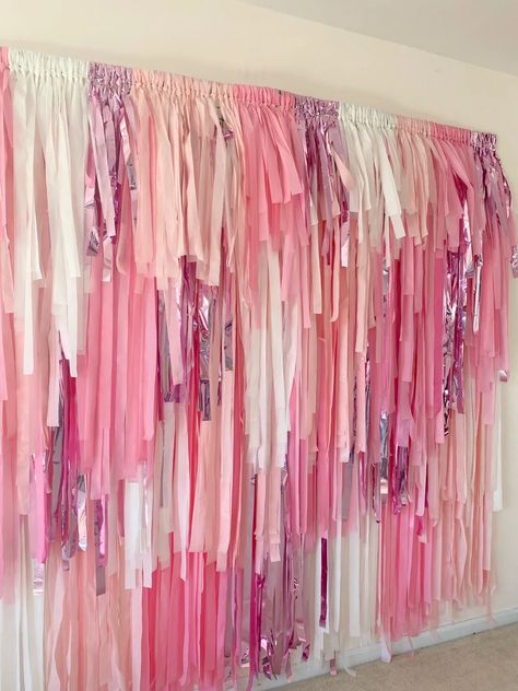 White Party Backdrop, Pink And White Party, Backdrop For Birthday, Streamer Backdrop, Fringe Backdrops, Pink Birthday Party, Pink Backdrop, Barbie Theme, Pink Bridal Shower