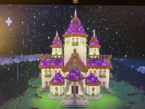 Amethyst Castle Minecraft, Minecraft Amethyst, Minecraft Builds, Minecraft Designs, Minecraft Houses, Minecraft, Castle, Amethyst, Building