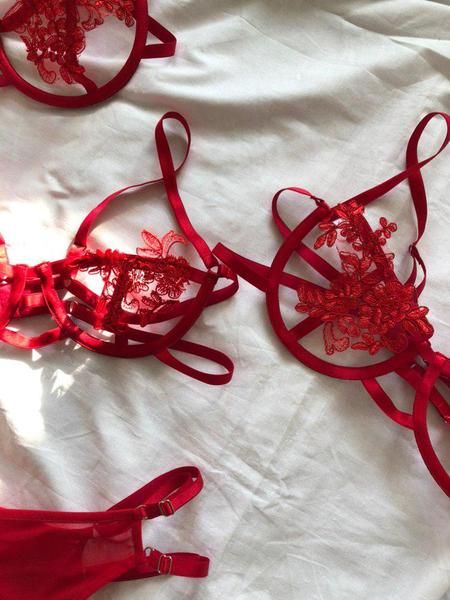 Lingerie Aesthetic, Red Bralette, Lingerie Inspiration, Cute Lingerie, Romantic Night, Loungewear Luxury, Lingerie Outfits, Red Lingerie, Black Bralette