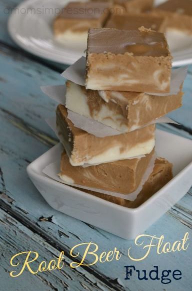 Root Beer Float Fudge - an easy recipe for any root beer lover! Root Beer Float Pie, Root Beer Float Recipe, Root Beer Float Cake, Float Recipes, Homemade Fudge Recipes, Cooking Challenge, Fudge Recipes Easy, Beer Float, Butter Fudge