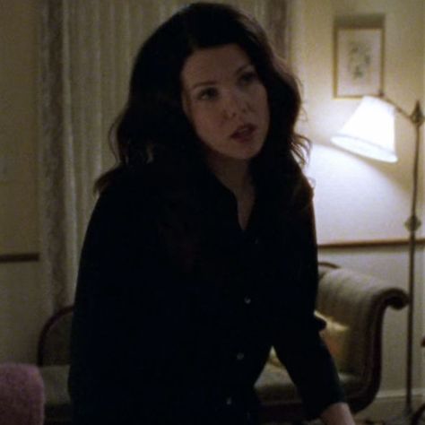 Richard Gilmore, Wicked Game, Lauren Graham, Lorelai Gilmore, Healthy Lifestyle Inspiration, All Black Outfit, Girl Crushes, Film Aesthetic, Girl Falling