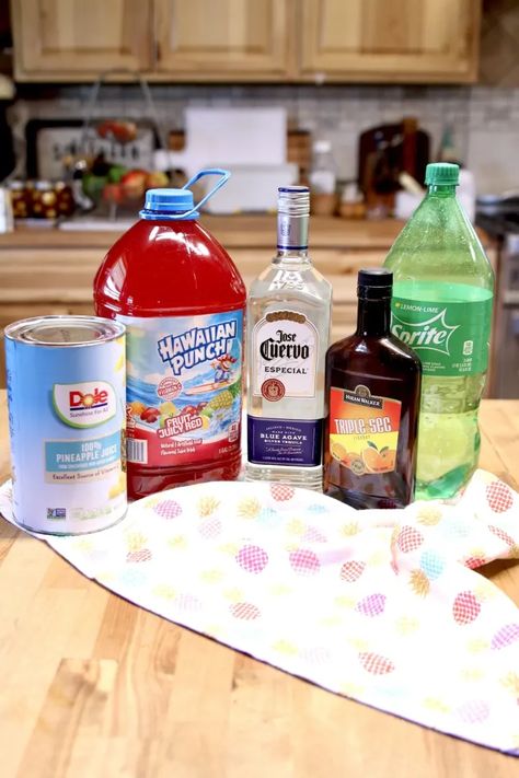 Alcoholic Drinks For A Party Large Easy, Alcoholic Recipes For A Crowd, Big Batch Party Drinks, Tequila Punch Recipes For A Crowd, Big Alcohol Drinks Punch Recipes, Tequila Drinks For A Crowd, Mixed Drinks Alcoholic Large Batch, Batch Alcoholic Drinks, Tequila Punch For A Crowd