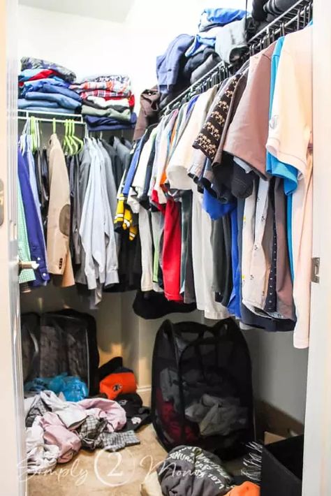 Easy and budget-friendly DIY master bedroom closet. Upgrade your boring wire shelving and create a beautiful space for less than $250.For more simple and budget-friendly DIY project ideas, be sure to follow us on HomeTalk and visit our blog!My husband and I are super lucky to each have a walk in closet in our master bedroom.But they are basic…like wire shelves basic.They work fine but we thought there had to be a better way to utilize the space and give us more storage.We looked at cl… Cloth Closet Organization Ideas, Small Walk In Closet Ideas Wire Shelves, Diy Small Walk In Closet Organization, Organizing A Walk In Closet, Diy Closet Organization Small Walk In, Small Walk In Closet Paint Ideas, Walk In Closet System Diy, Organize Walk In Closet Master Bedrooms, How To Organize Small Walk In Closet