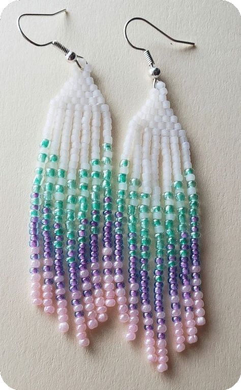 Beaded Earing Designs, Purple Seed Bead Earrings, Small Beaded Earrings, Brick Stitch Earrings Pattern, Fringe Earring Pattern, Seed Beads Bracelets, Earrings Handmade Beaded, Seed Bead Fringe Earrings, Fringe Beaded Earrings