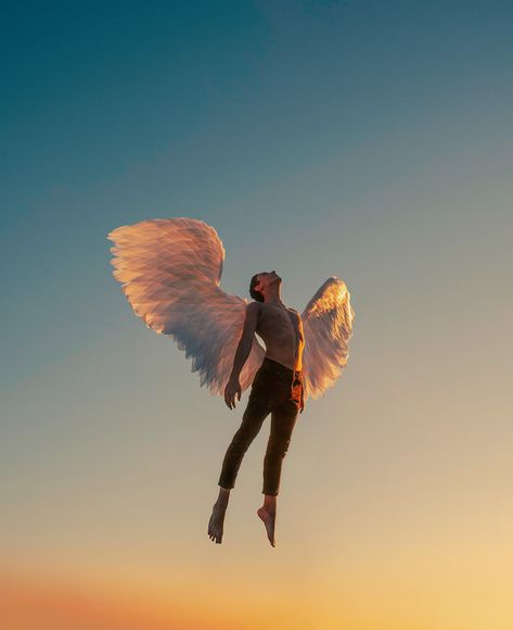 Male Fallen Angel, Angel Wings Photography, Angel Flying, Male Angel, Bra Image, Angel And Devil, Photography Illustration, Angel Pictures, Graphic Design Photography