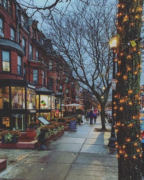 oliday memories on Newbury Street. Now I’m just waiting on a little snow. 🤞🏽#Boston [ bobbyinboston.com ] . . . . . . . #bostondotcom Boston Christmas, Newbury Street Boston, Newbury Street, Holiday Memories, Winter Time, In Boston, Pretty Art, Massachusetts, New England