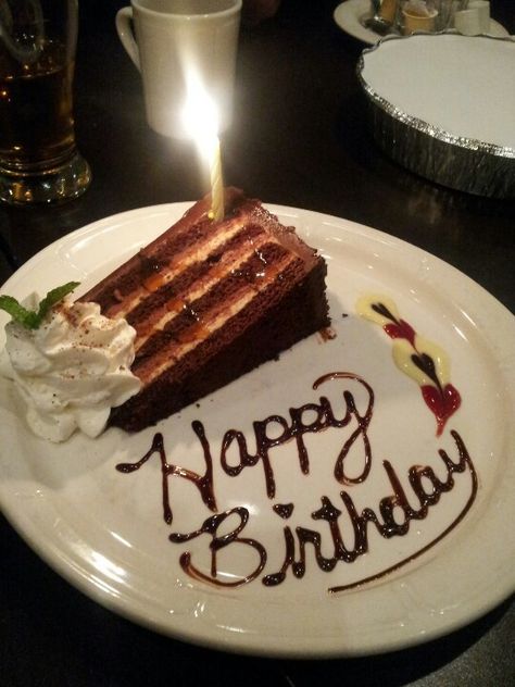 Birthday Cake Restaurant, Birthday In Restaurant, Bday Restaurant, Birthday At Restaurant, Birthday Restaurant Ideas, Birthday At A Restaurant, Restaurant Birthday, Birthday Desert, Minuman Starbucks