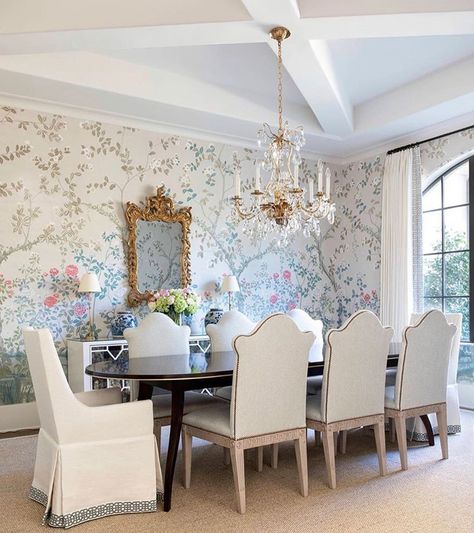 Chinoiserie Chic Dining Room, Fall Interior Design, Paloma Contreras, Chic Dining Room, Traditional Dining Rooms, Interior Design Books, Dining Room Table Decor, Traditional Interior Design, Chinoiserie Chic