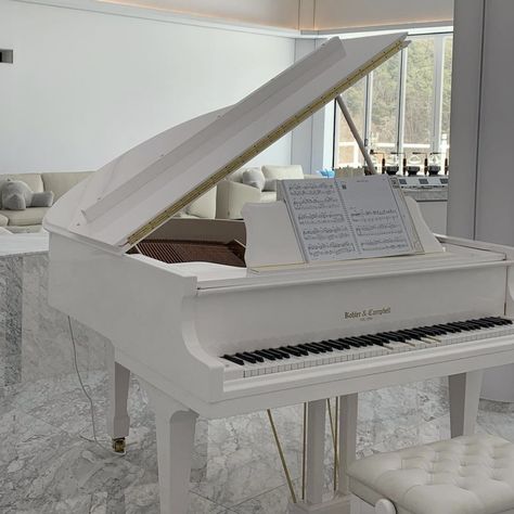 Piano Aesthetic White, White Grand Piano, White Piano Aesthetic, Piano Room Decor, White Piano, Antlers Decor, Skin Care Tutorial, Screen Icon, Cream Aesthetic