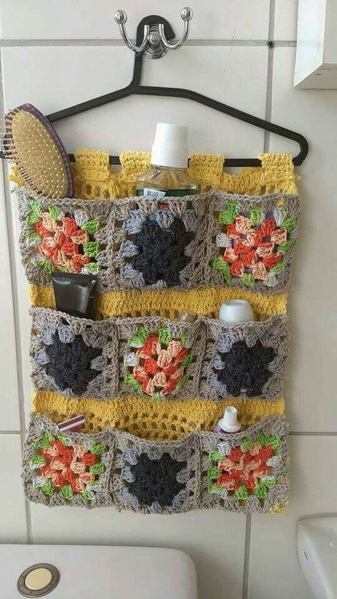 Crochet Organizer, Mode Crochet, Wall Organizer, Crochet Home Decor, Fun Crochet Projects, A Hook, Diy Crochet Projects, Yarn Projects, Bag Crochet