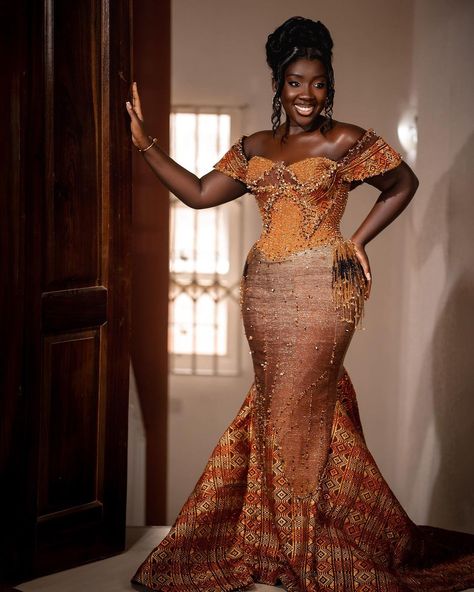 Kente Bridal Styles: A Closer LookBook 2 – Style Afrique Wedding Event Dresses, Kente Dress, African Prom Dresses, African Traditional Wedding, Kente Styles, African Fashion Traditional, Kente Cloth, Event Dress, Royal Look